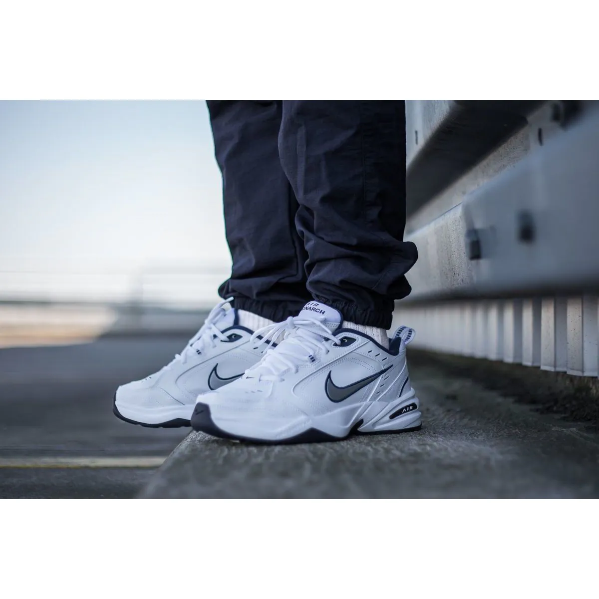 Nike men's air monarch iv training shoe clearance