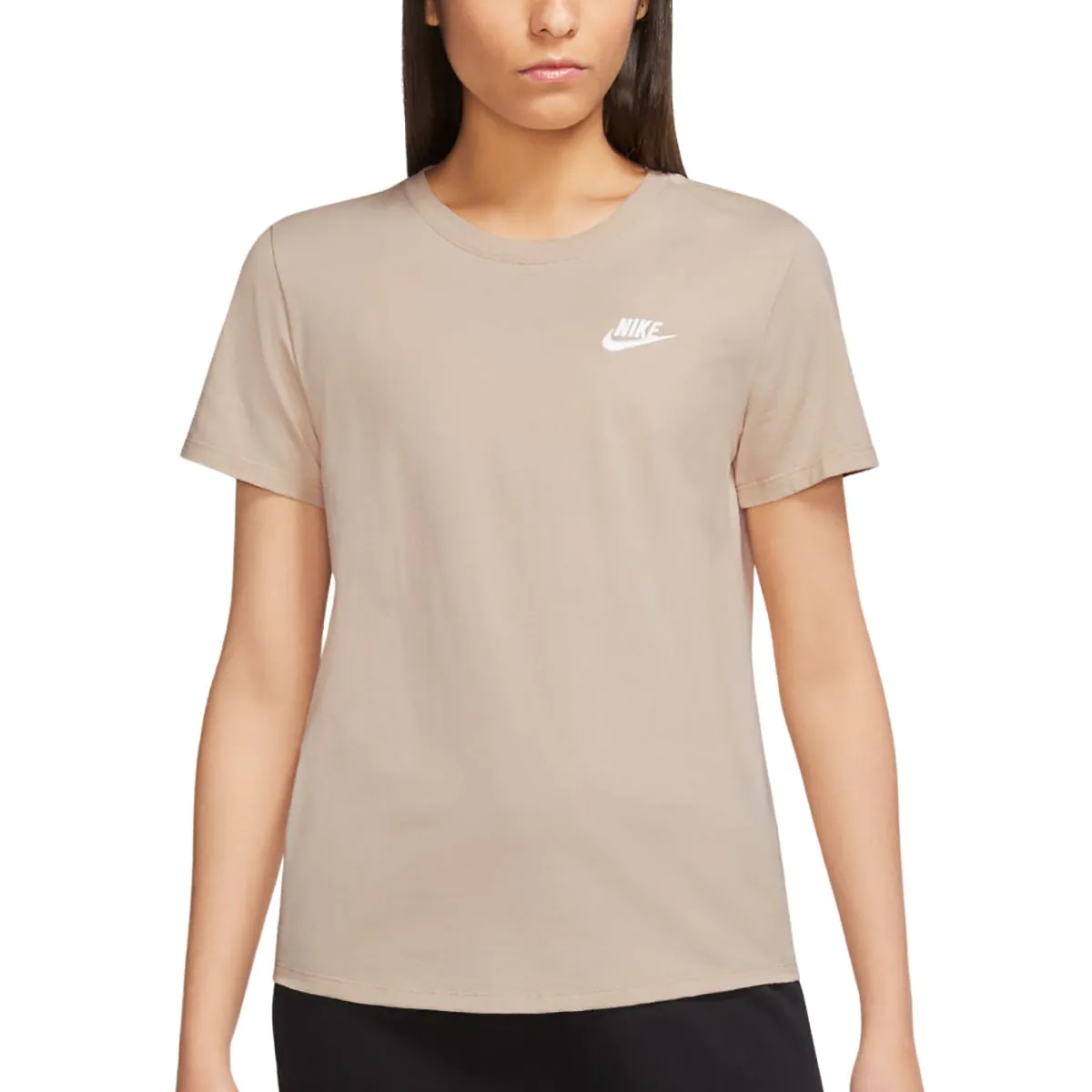 Nike Sportswear Club Essentials Women s T Shirt DX7902 126