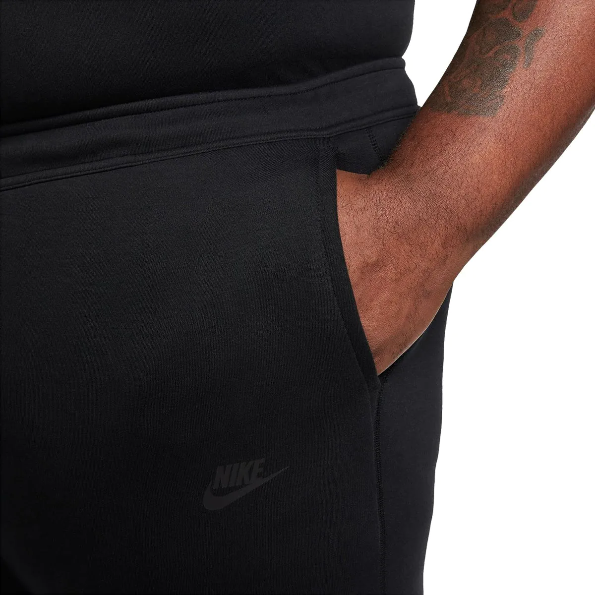 Nike tech fleece slim shop fit joggers in black