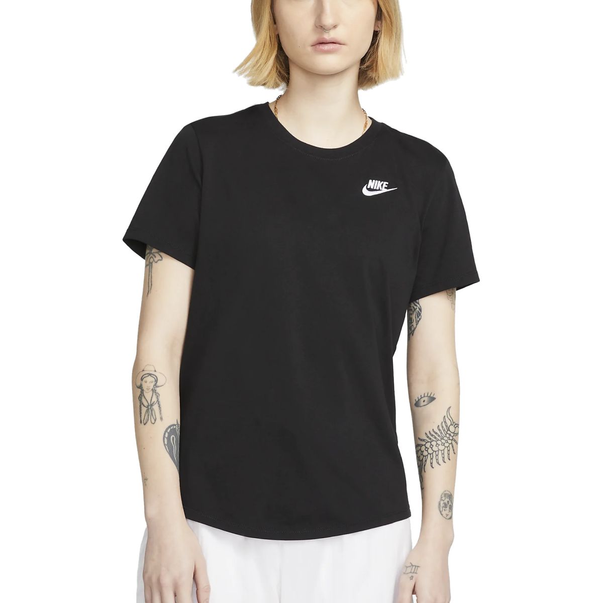 Nike Sportswear Club Essentials T-Shirt DX7902-010